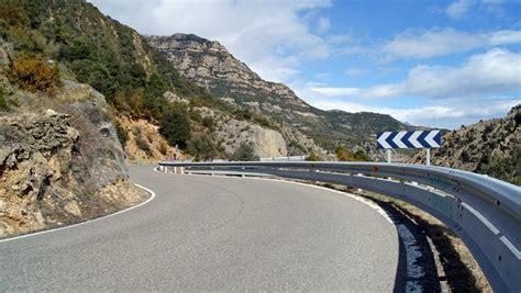 accident tourrette levens|“Miracle” sur la Côte d’Azur : leur voiture tombe dans。